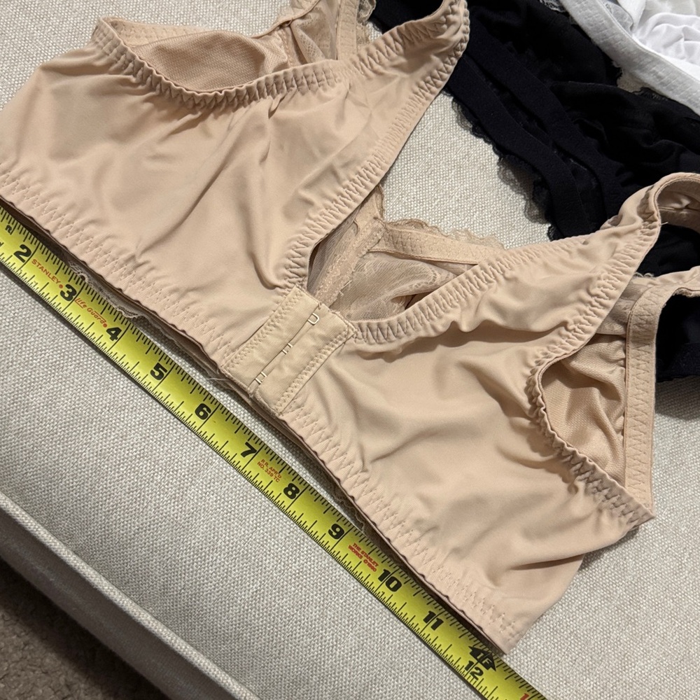 Breezies 3 Pack of Bras-No Wire/No Padding-3 Hook Back-Lace Detail-Sz Large-EUC - Picture 14 of 16